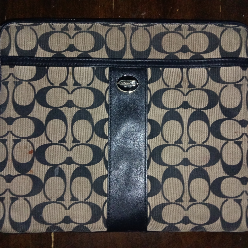 Coach Signature Black and Tan Wallet